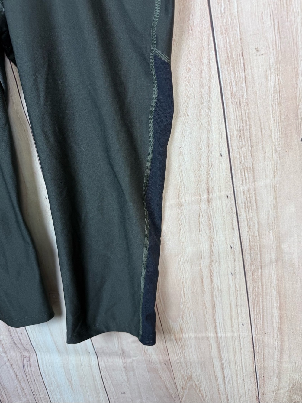 Nike Dark Olive Green Capri Leggings with Black Side Panels - Picture 3 of 6